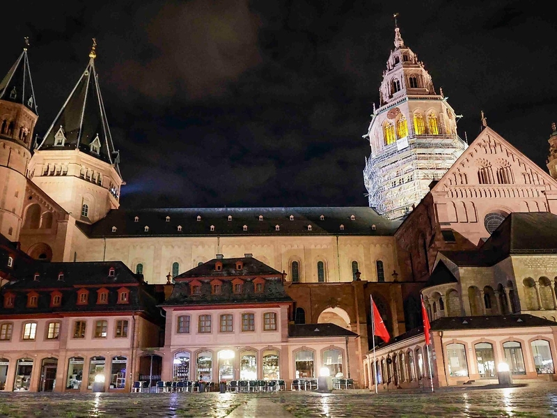 Dom St. Martin bei Nacht