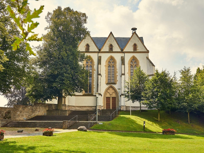 oelde-burgruine-heilig-kreuz-kirche