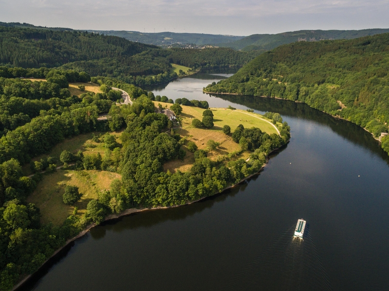 Blick in den Nationalpark Eifel mit Obersee