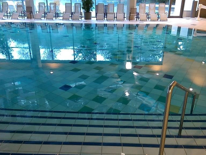 Zugang zum Becken