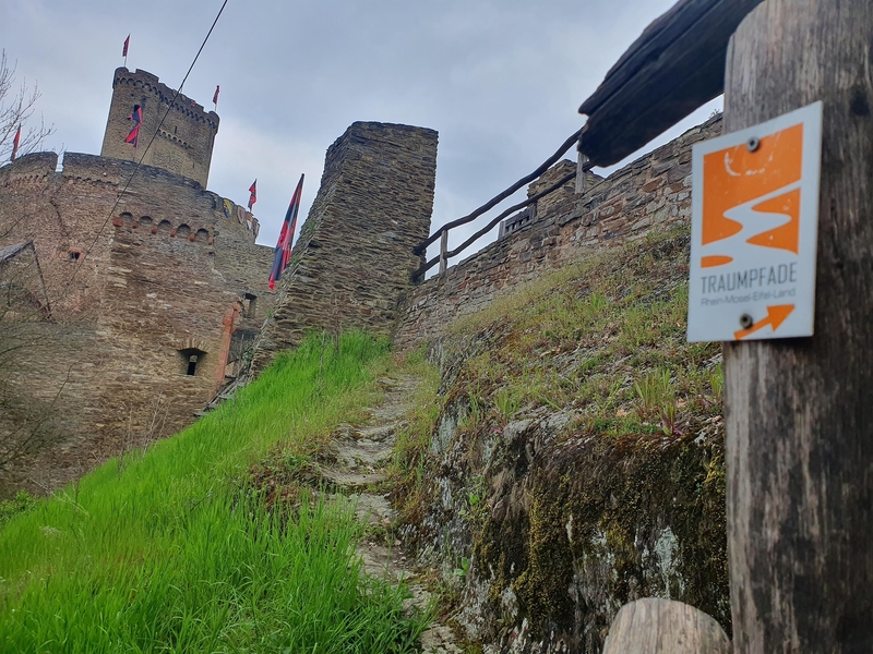 Wanderwege rund um die Ehrenburg