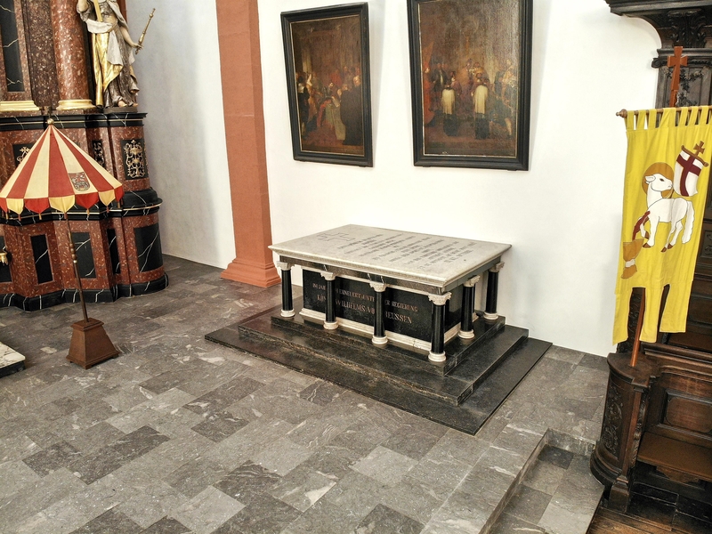 St. Salvator Basilika Prüm, Grab Kaiser Lothar