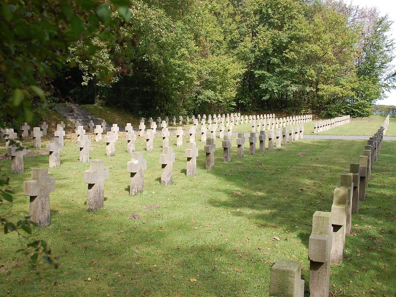 Gedenkstätte SS-Sonderlage/KZ Hinzert, Friedhof