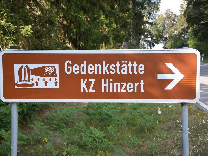 Gedenkstätte SS-Sonderlager/KZ Hinzert, Wegweiser