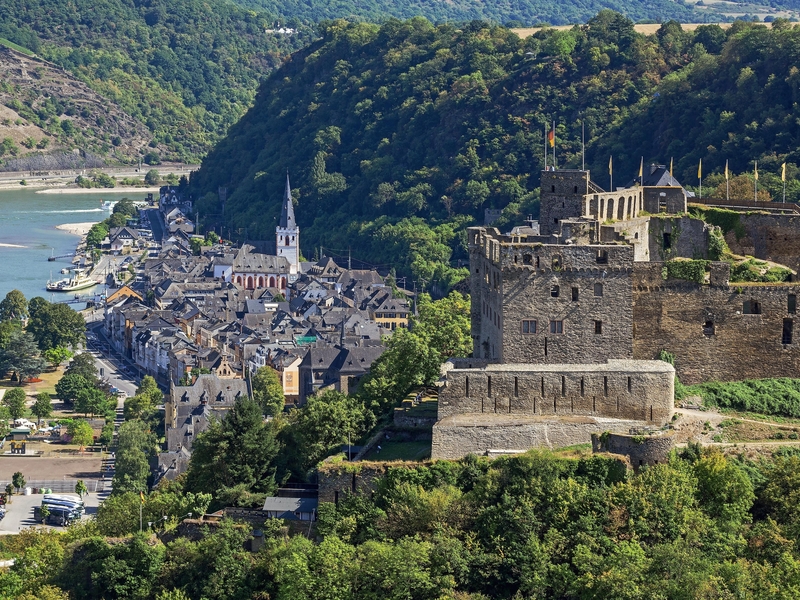 Burg Rheinfels thront über St. Goar