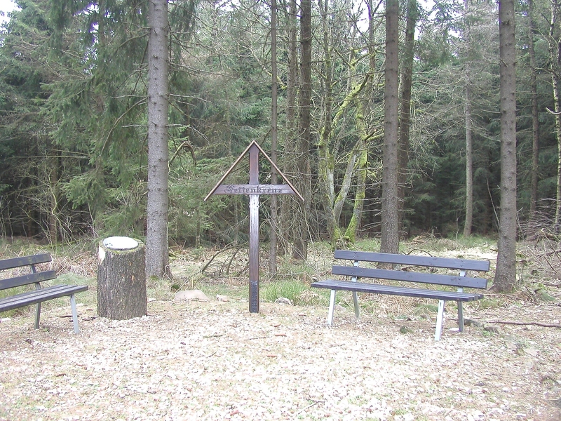 Vulkaneifel-Pfad: Schneifel-Pfad_Kettenkreuz am Schwarzen Mann